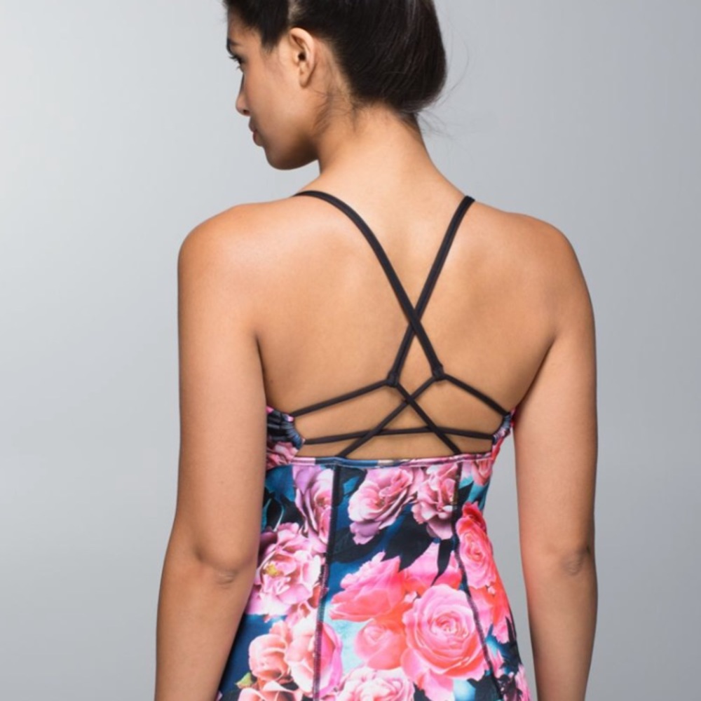 Lululemon 6 Dancing Warrior Secret Garden Floral